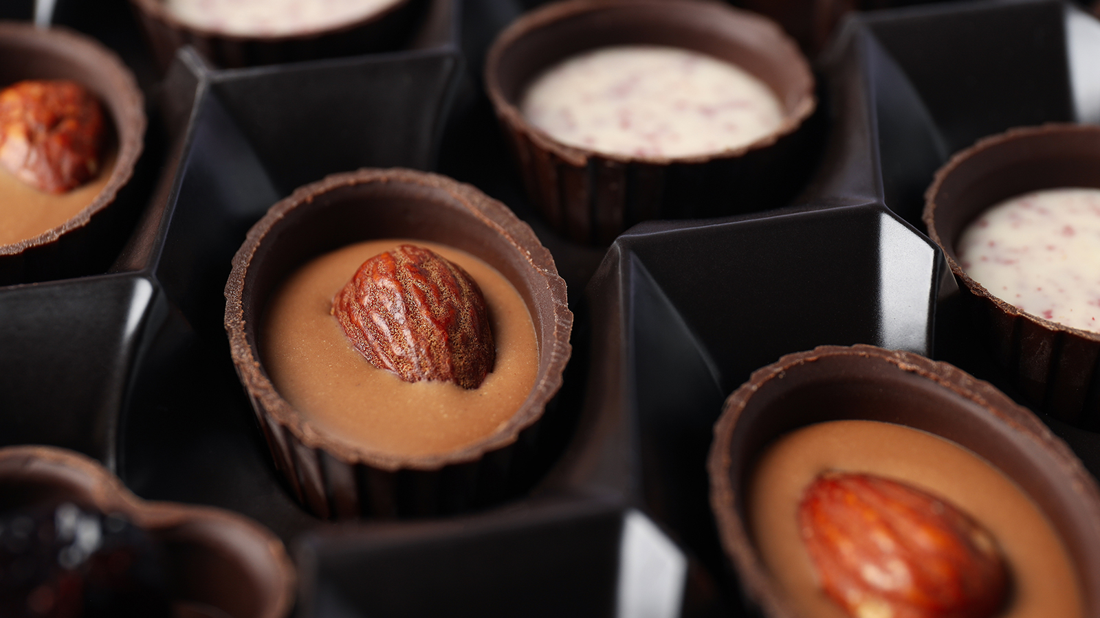  || Atelier Çikolata Chocolate  | Çikolatalar, Çikolata ve Kakaolu Tatlılar, Çikolatalar, Dolgulu Çikolatalar, Çikolatalar, Barlar, Dolgulu Çikolatalar, Tatlılar, Sütlü, Kakaolu ve Çikolatalı, Çikolatalı Barlar, Çikolata, Sürmeli Çikolata, Çikolata ve Kakaolu Tatlılar, Çikolata Fabrikası, Şekersiz Çikolata, En Kaliteli Çikolata , Bitter Çikolata, Fındık Ezmesi, Çikolatalı Ezme, Belçika Çikolatası, Keto Çikolata, , Spesiyal Çikolatalar, Bar Çikolatalar, Lokum Grubu, Hediyelik Ürünler, Fıstıklı Kalp Çikolata, Kaşık Çikolata, Fıstıklı Çikolata, Fındıklı Çikolata, Fıstıklı Bar Çikolata, Fındıklı Bar Çikolata, Bitter Bar Çikolata, Sütlü Bar Çikolata, Madleno Fıstıklı Çikolata, Madleno Fıstıklı Çikolata, Madleno Fıstıklı Çikolata, 1926 Fıstıklı Çikolata, 1926 Fındıklı Çikolata, Portakal Aromalı Çikolata Kaplı Lokum, Bitter Çikolata Kaplı Lokum, Çikolata Kaplı Lokum, Portakal Aromalı Fıstıklı Bitter Çikolata, Portakal Aromalı Fıstıklı Sütlü Çikolata, Lamina S Özel Çikolata, Drajo Özel Çikolata, Trip Fındıklı Özel Çikolata, Lamina Özel Çikolata, Molto Özel Çikolata, Bonus Fıstıklı Çikolata, Bonus Fındıklı Çikolata, Muito Çikolata Dolgulu Draje, Papaya Fındıklı Çikolata, Papaya Fıstıklı Çikolata, Quatre S Draje ve Dolgulu Çikolata, Quatre Fıstıklı Beyaz Çikolatalı, Quatre Fıstıklı Beyaz Çikolatalı, Quatre Fındıklı Çikolata, Quatre Fıstıklı Çikolata, Batomi Milk Chocolate, Batomi Batomi Sütlü Çikolata, Batomi Fıstıklı Beyaz Çikolata, Batomi Fındıklı Çikolata, Batomi Fıstıklı Sütlü Çikolata, Rio Sütlü Çikolata, Rio Bitter Çikolata, Rio Beyaz Çikolata & Fıstık, Rio Fındıklı Sütlü Çikolata, Rio Fıstıklı Sütlü Çikolata